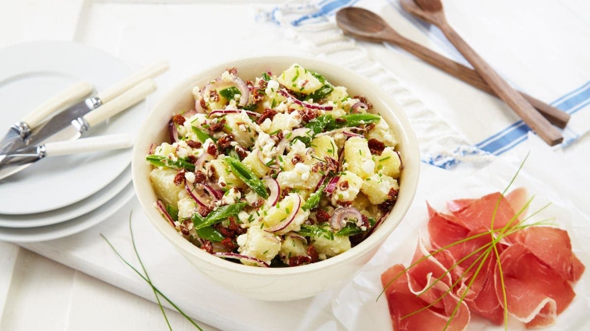 Lun og mettende potetsalat