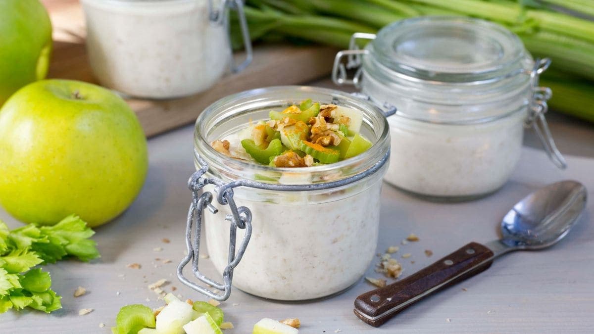 Kjøleskapsgrøt med eple og selleri
