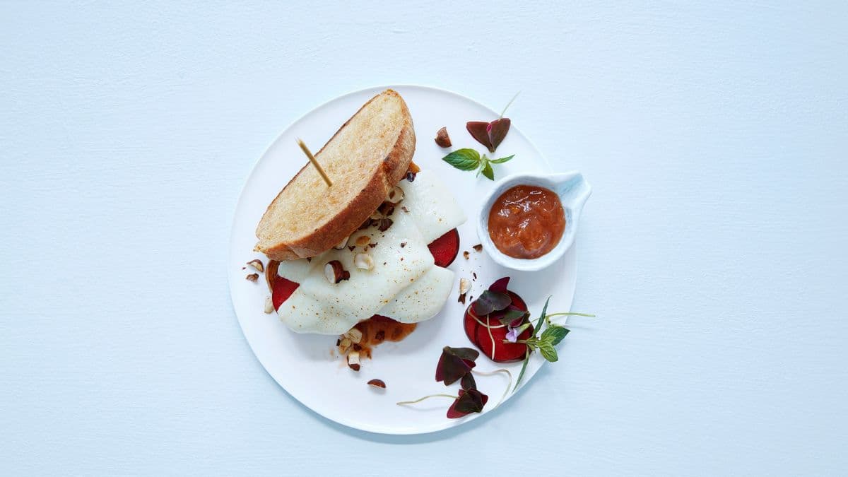 Dobbeltdekker med hvit geitost