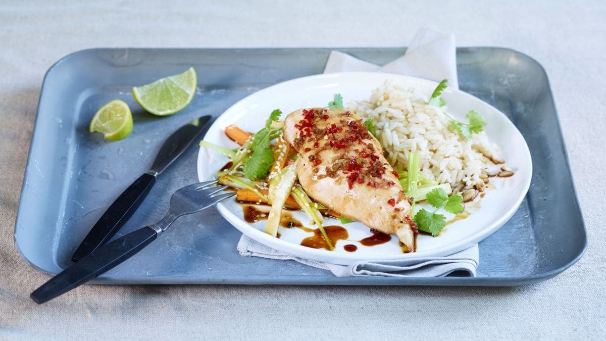 Ingefærkylling og wok-grønnsaker