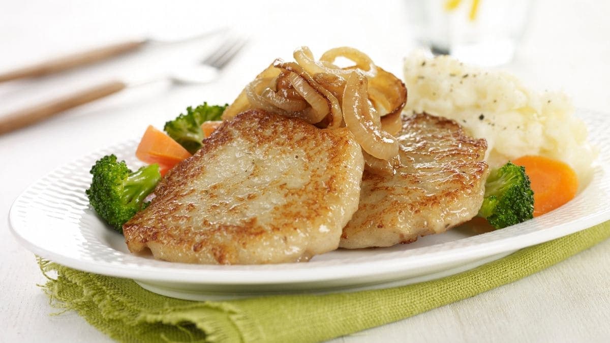 Seikaker med stekt løk