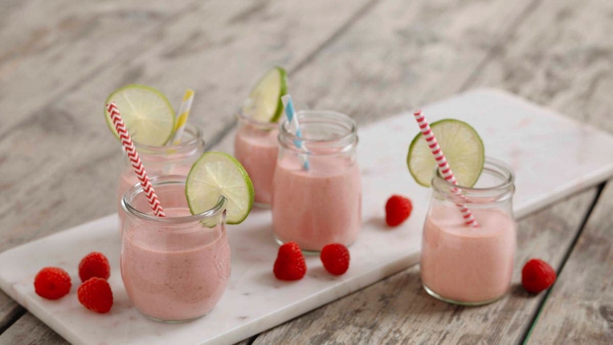 Bringebærmilkshake med havregryn