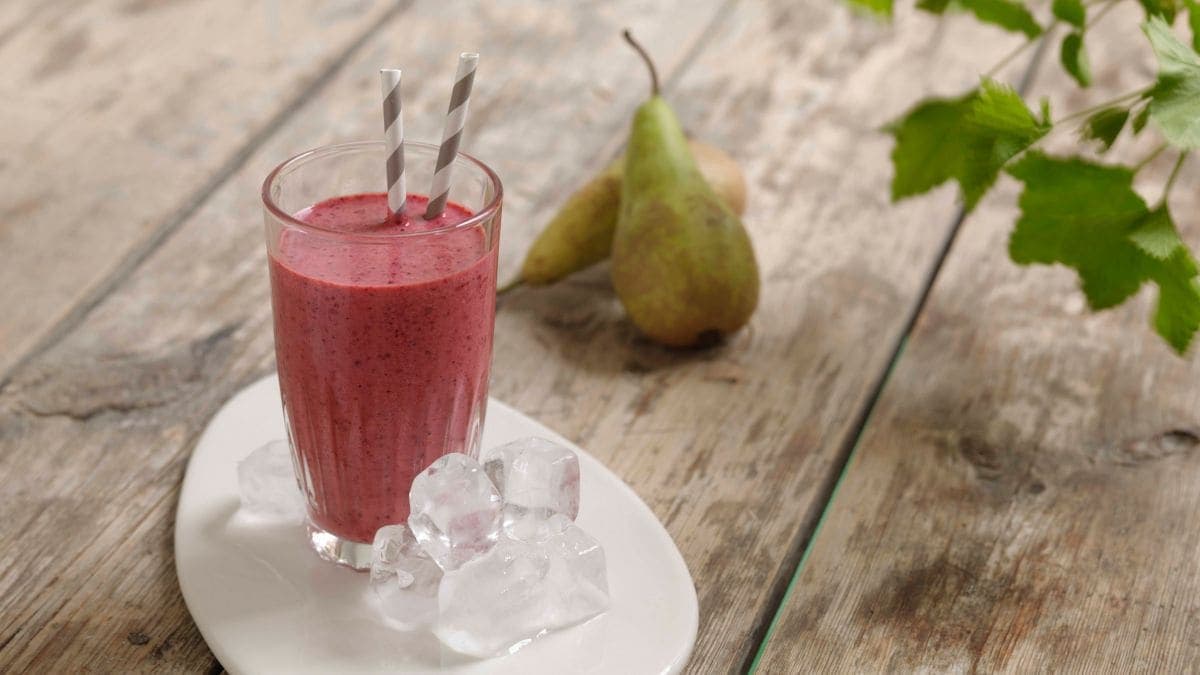 Solbær- og pæremilkshake