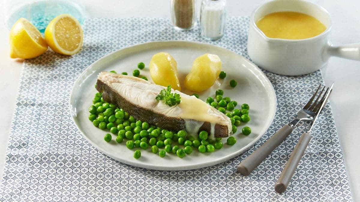 Kokt kveite med hollandaisesaus