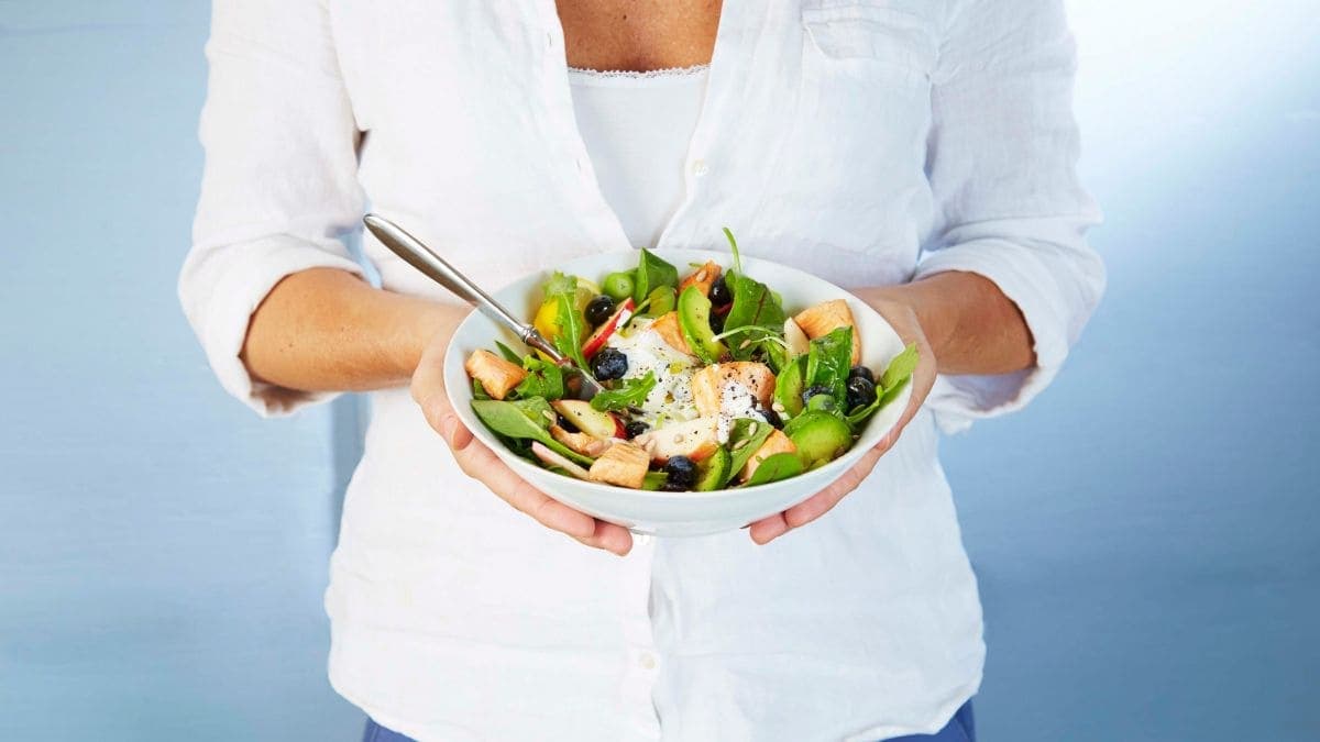 Laksesalat med avokado, epler og Kesam® med honning