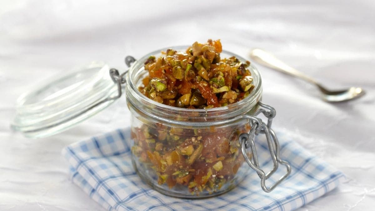 Pistasje- og aprikoschutney