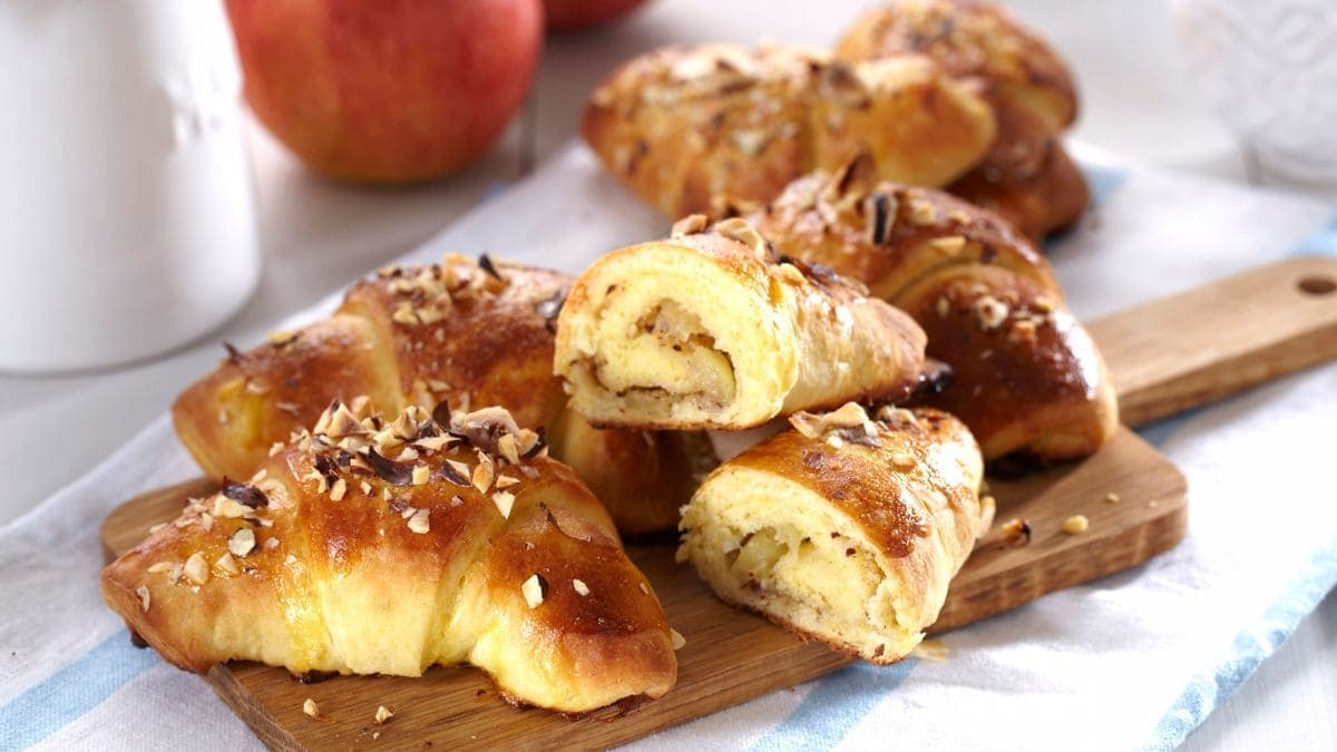 Horn med eple- og nøttefyll