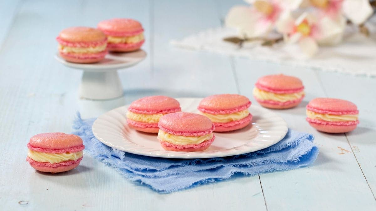 Vaniljemakroner med limekrem