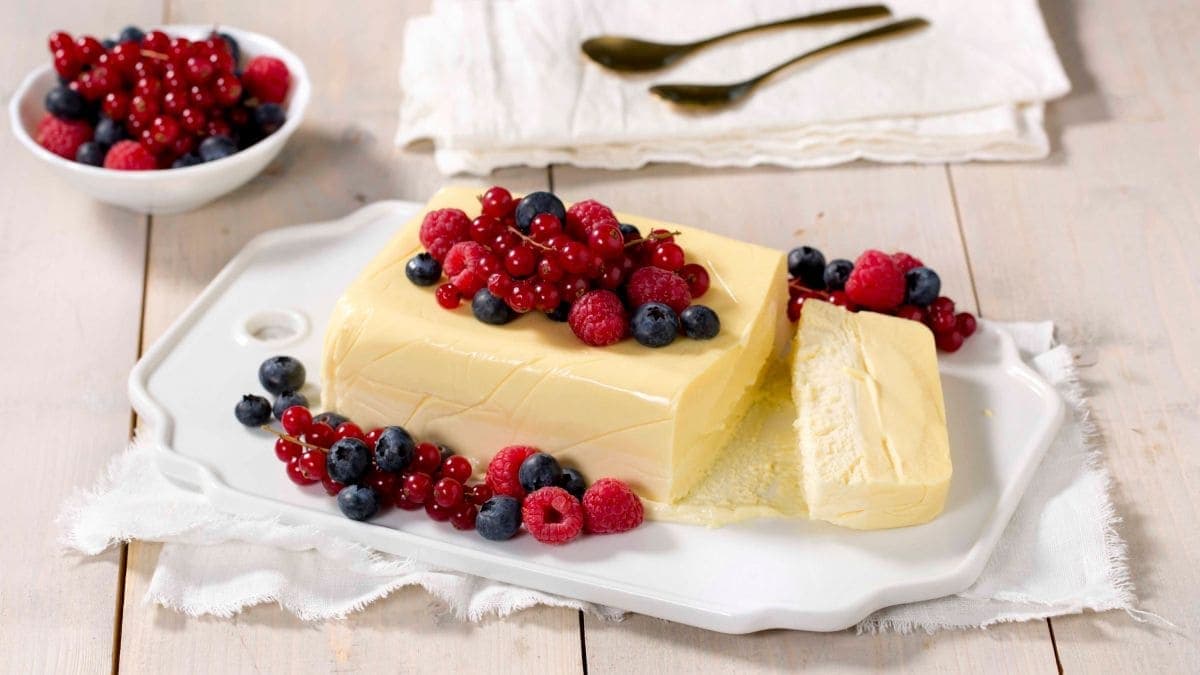 Semifreddo med hvit sjokolade