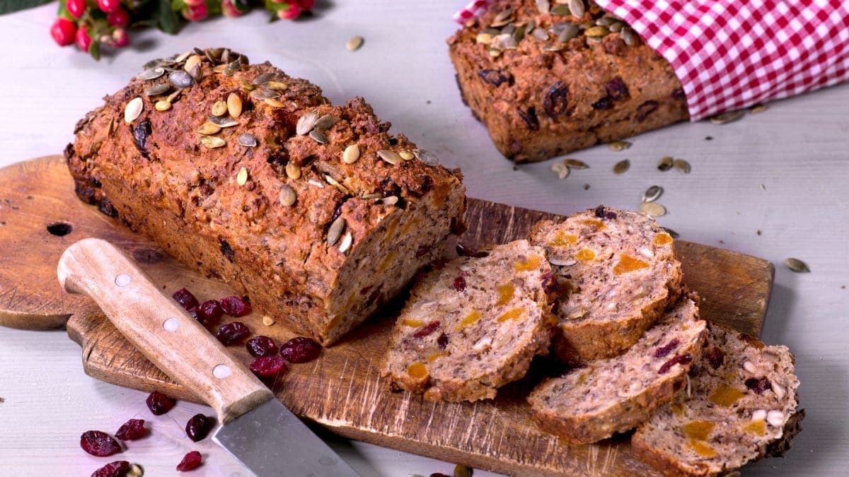 Grovt julebrød med nøtter og tørket frukt