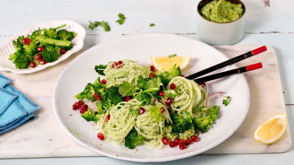 Nudler med pesto av grønnkål og Kesam®
