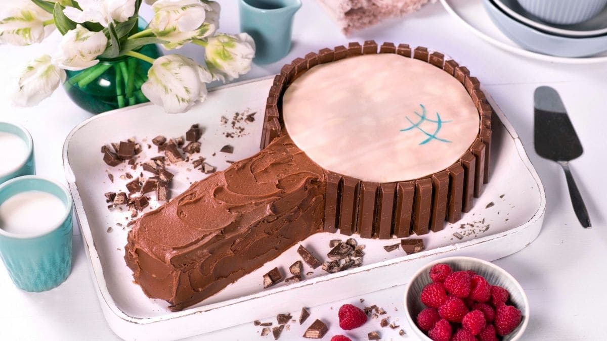 Next ImageSjokoladekake med Kvikk Lunsj