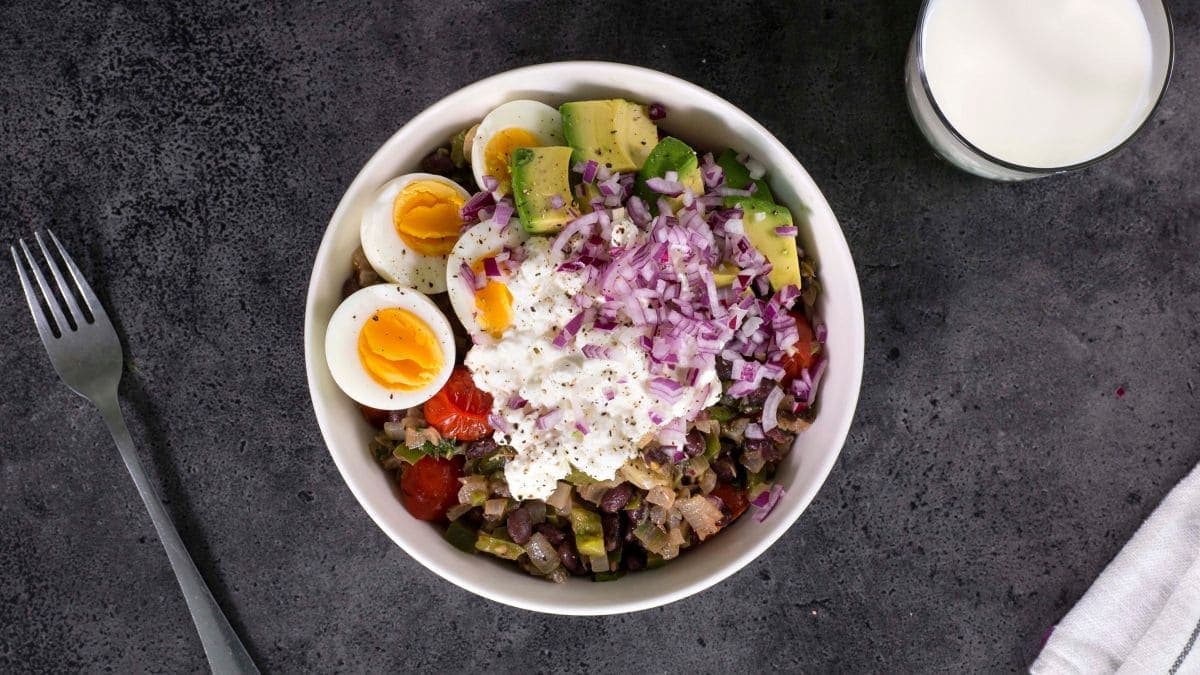 Power bowl med bønner og cottage cheese