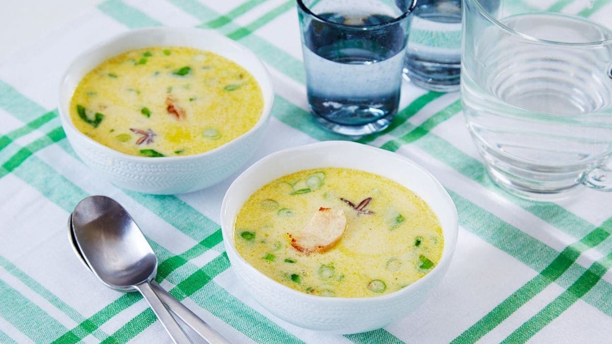 Kremet grønn karrisuppe