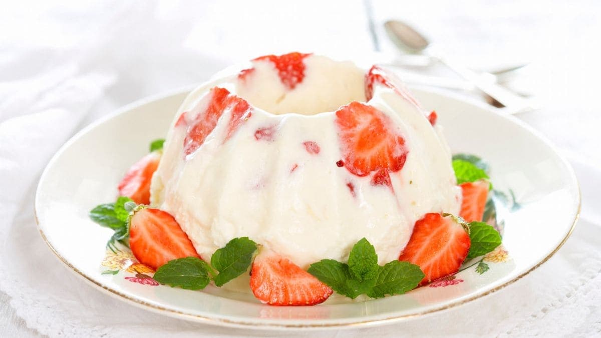 Next ImageFløtepudding med jordbær