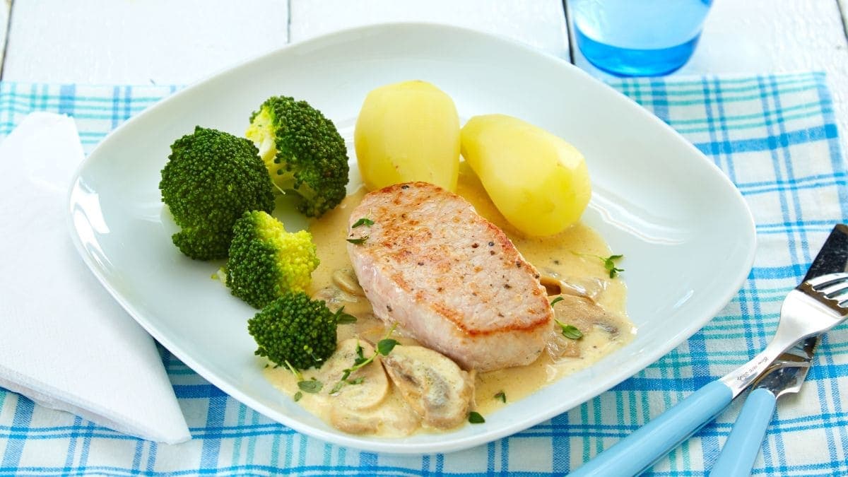 Svinefilet med soppsaus