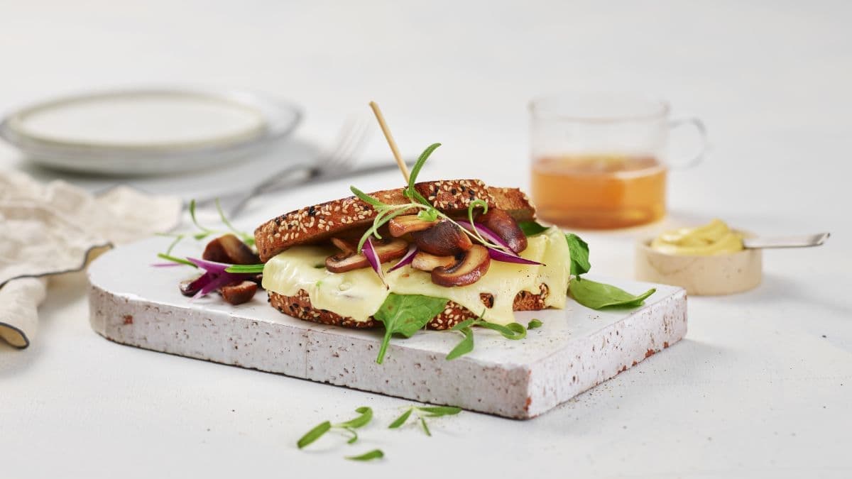 Next ImageJarlsberg® Lett-toast med aromasopp