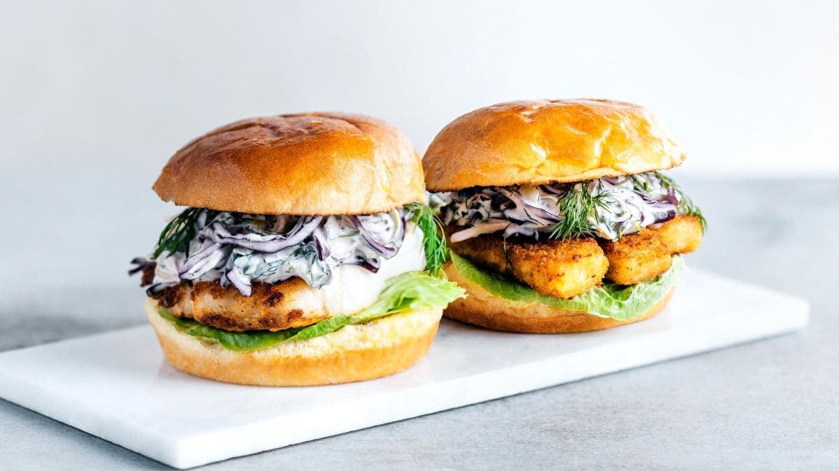 Fiskeburger med coleslaw