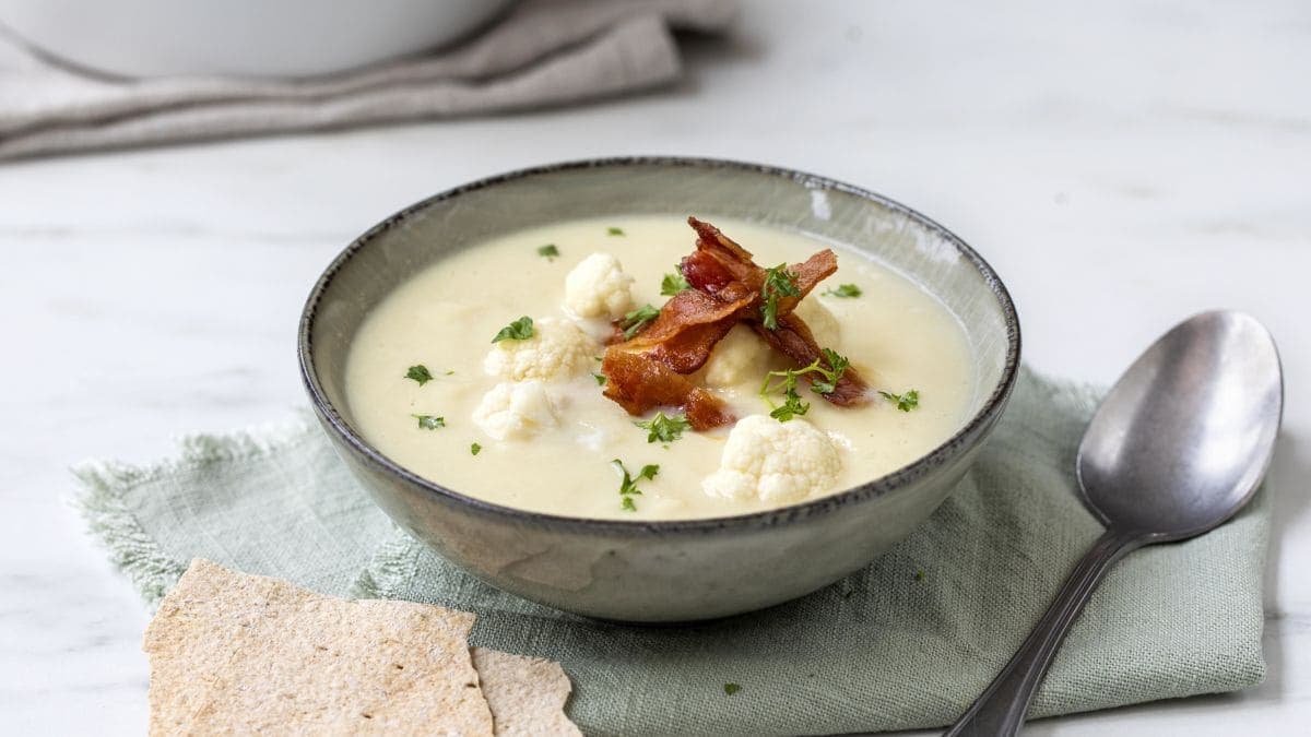 Blomkålsuppe med purreløk og persille