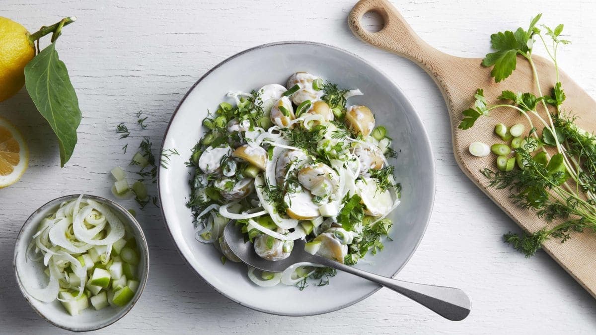 Potetsalat med eple og fennikel