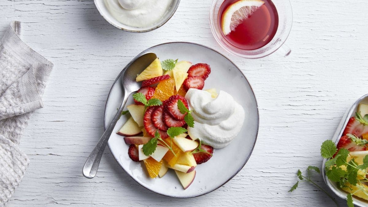 Fruktsalat med pisket krem