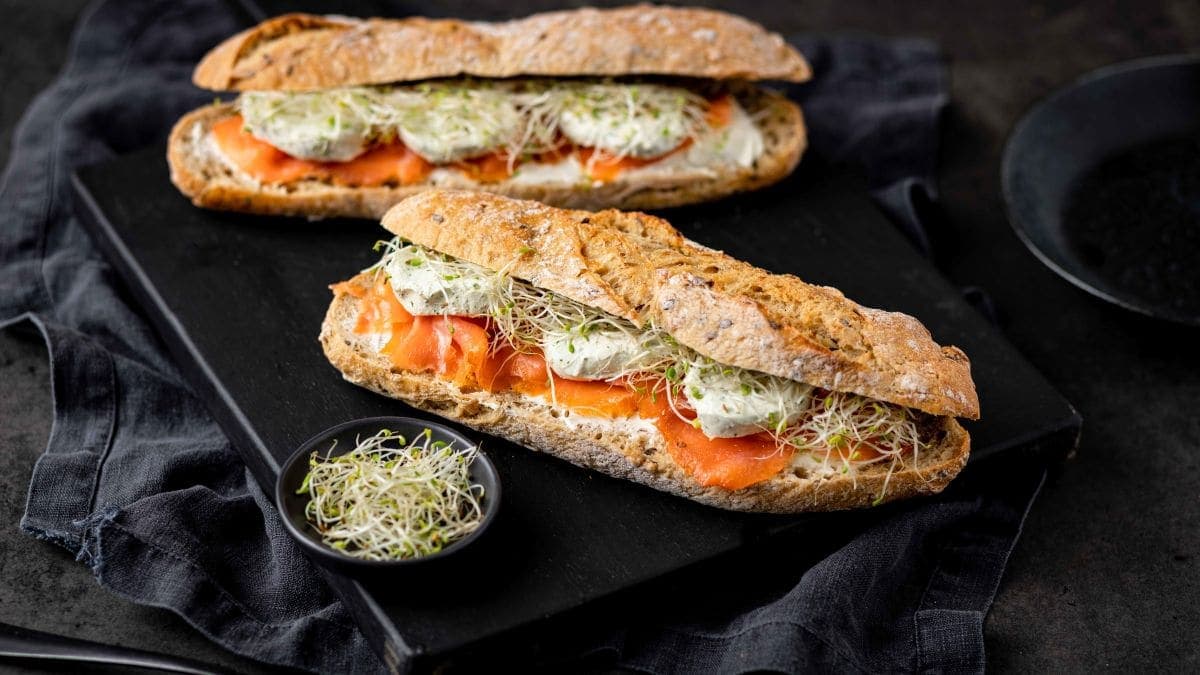Baguette med røkelaks og Norsk Chevre Haukeli Ramsløk