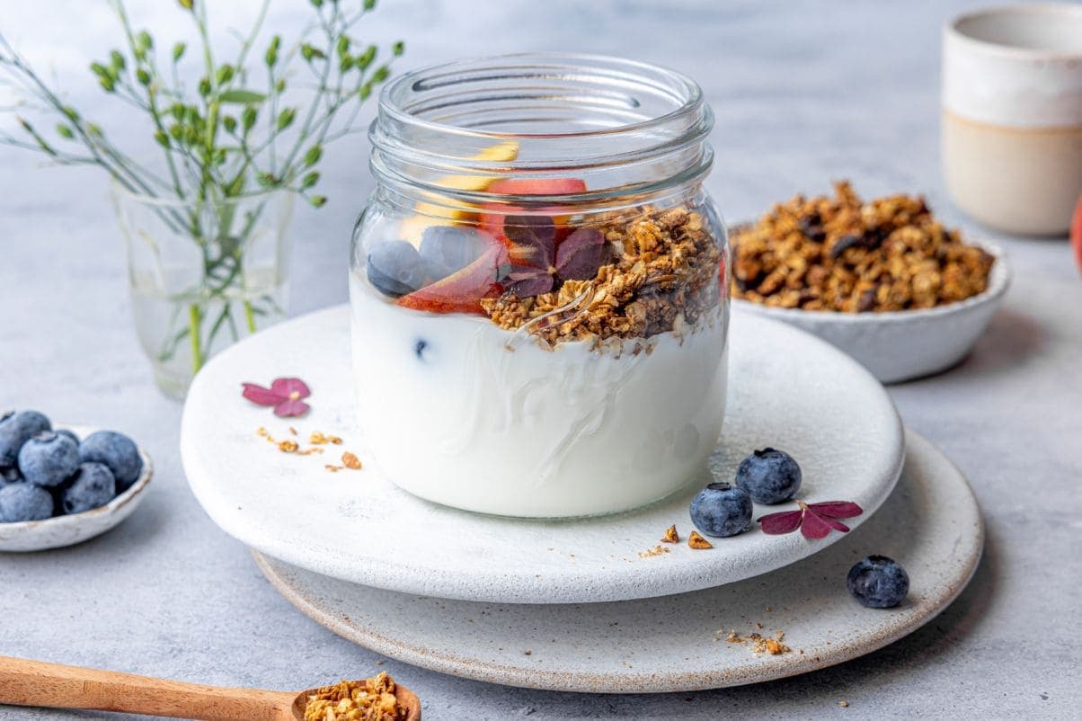 Hjemmelaget granola med yoghurt