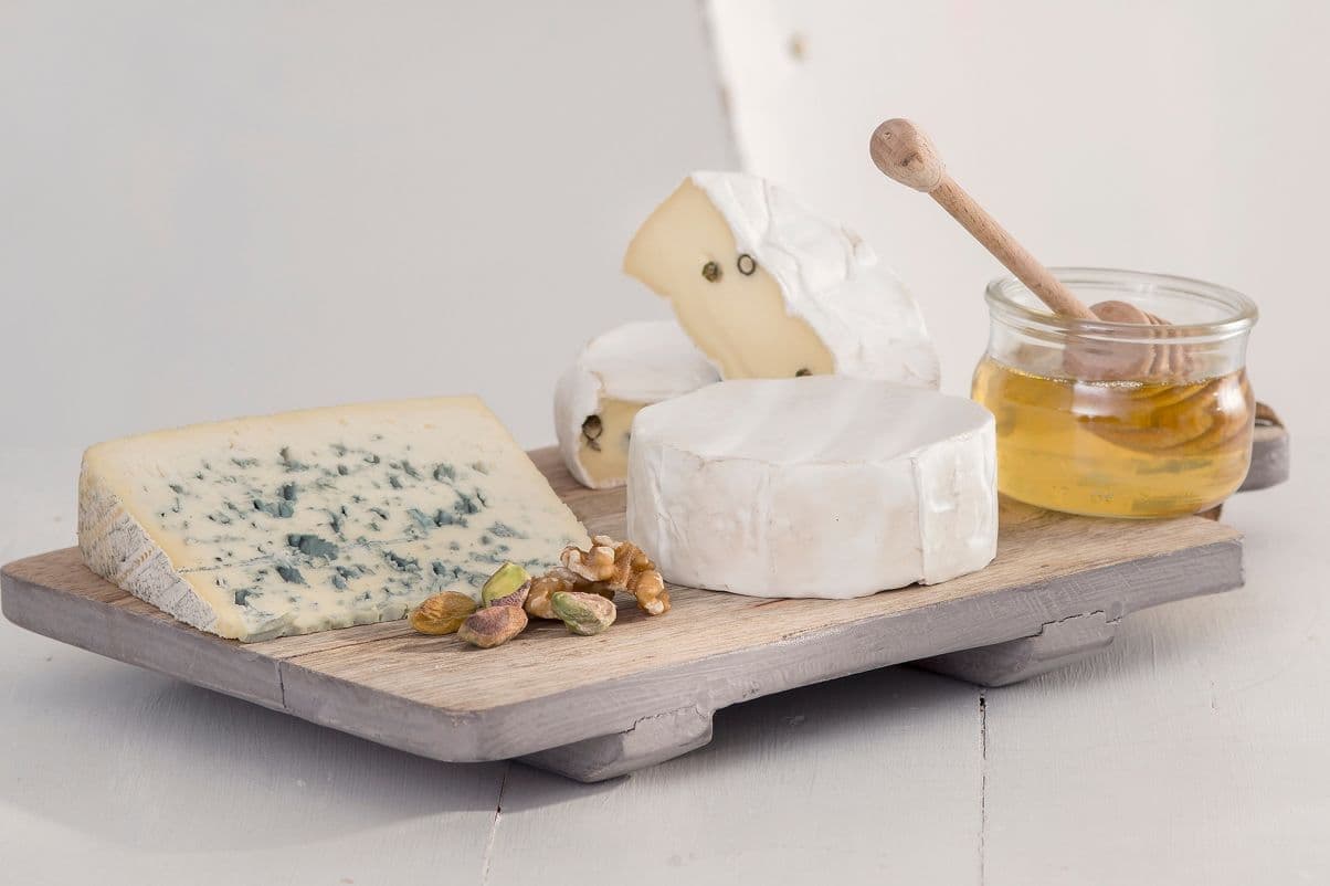 Ostefat med aprikospuré og nøtteblanding