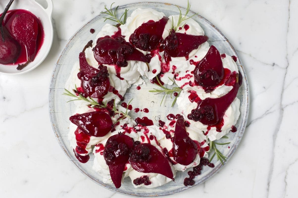 Jule-pavlova med posjerte pærer