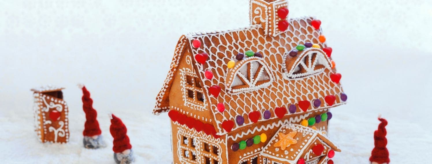 Mønster til pepperkakehus med forgang og karnapp