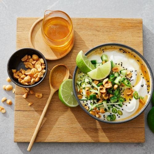 Yoghurt med nøtter, chili og honning