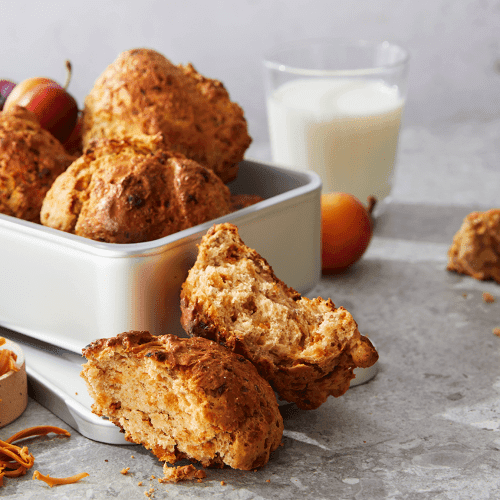 Eltefrie rundstykker med kefir og brunost