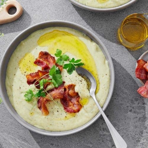 Potetsuppe med sprøstekt bacon og persille