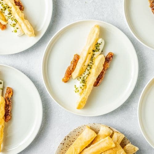 Chevremousse med appelsin, fiken og pistasj