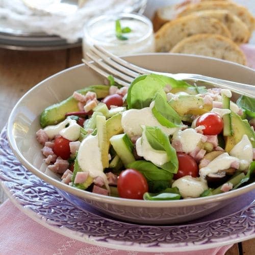 Avocadosalat med sennepsdressing