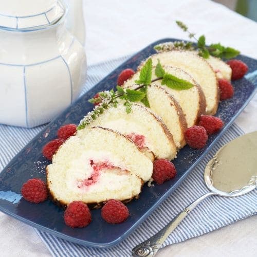 Rullekake med bringebær