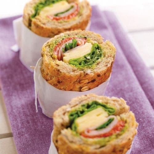 Grov sandwich med kylling og urter