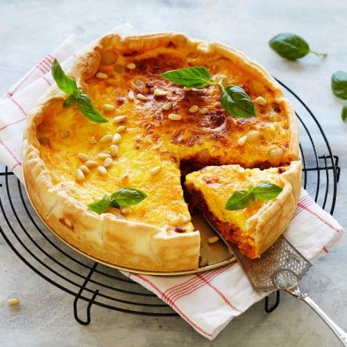 Kjøttdeigpai med ostedekke