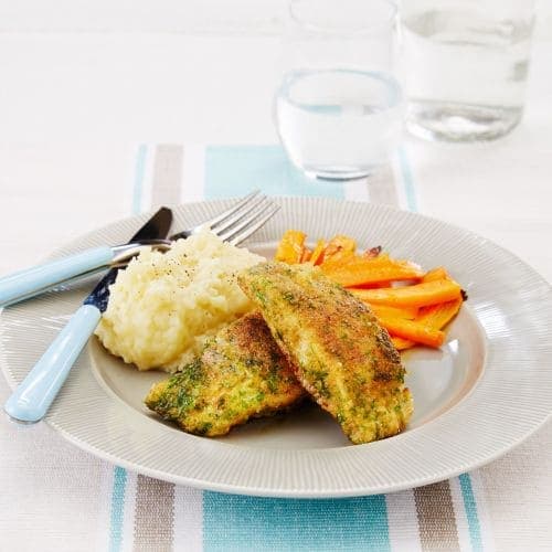 Urtepanert sei med potetmos og ovnsbakte gulrøtter