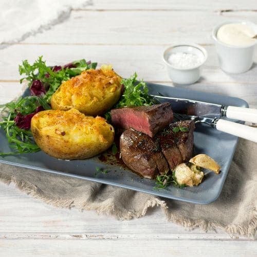 Biff med fylte bakte poteter