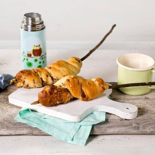 Søtt pinnebrød med nøtter og sjokolade