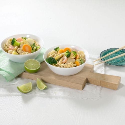 Grønnsakswok med nudler og cashewnøtter