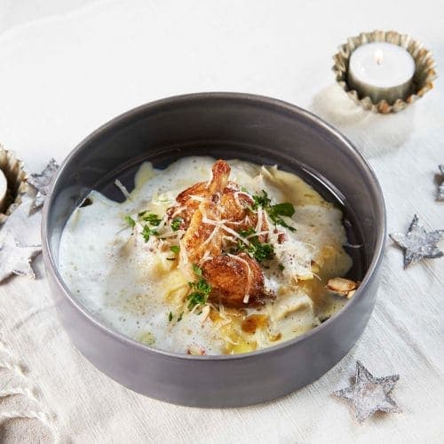 Sprøstekt vaktel og ravioli med blåmuggost og aprikos