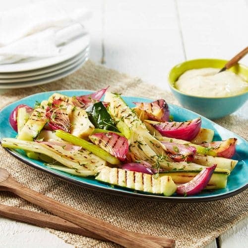 Grillede grønnsaker med ostedressing