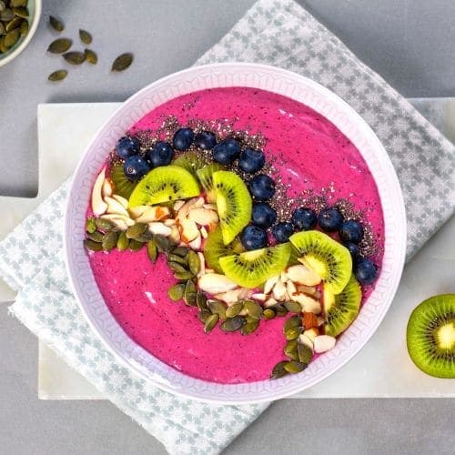 Smoothie bowl med skogsbær