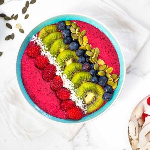 Smoothie bowl med bringebær og blåbær