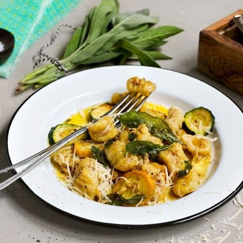 Gnocchi med squash og salviesmør