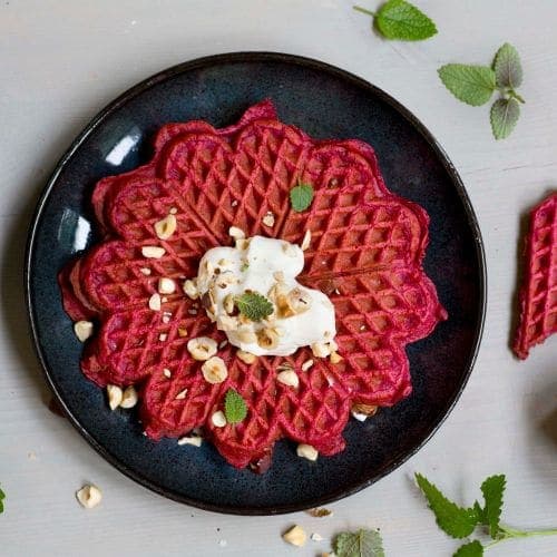 Røde vafler med krem