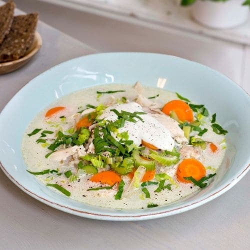 Kremet kyllingsuppe med hjemmelaget kraft