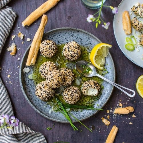 Cheese balls med sesamfrø